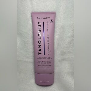 Tanologist Daily Glow Hydrating Gradual Tan Lotion - Purple